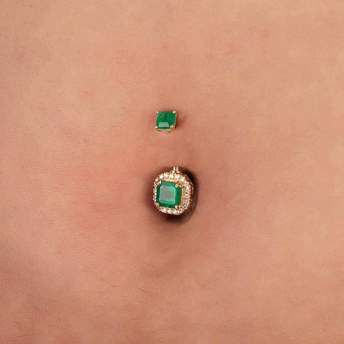 piercing nombril émeraude et diamants